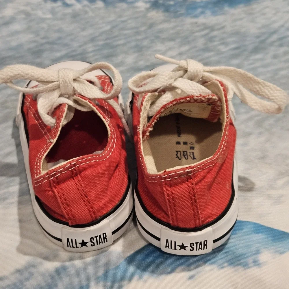 Converse Chuck Taylor All Star Infant Red Low Top Sneakers Size 6